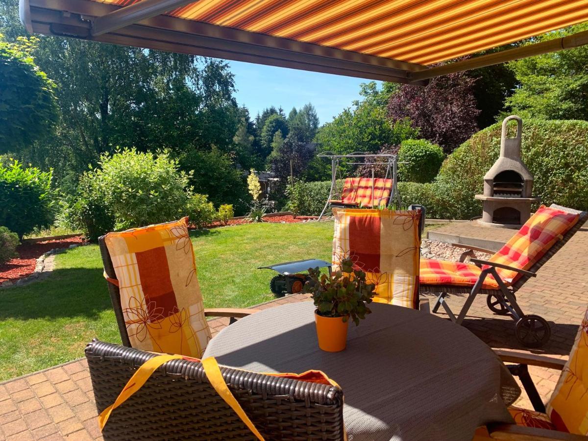 Ferienwohnung Rennsteigblick Suhl Esterno foto