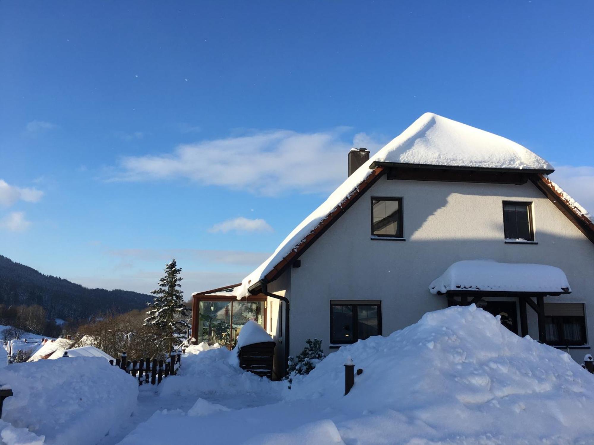 Ferienwohnung Rennsteigblick Suhl Esterno foto